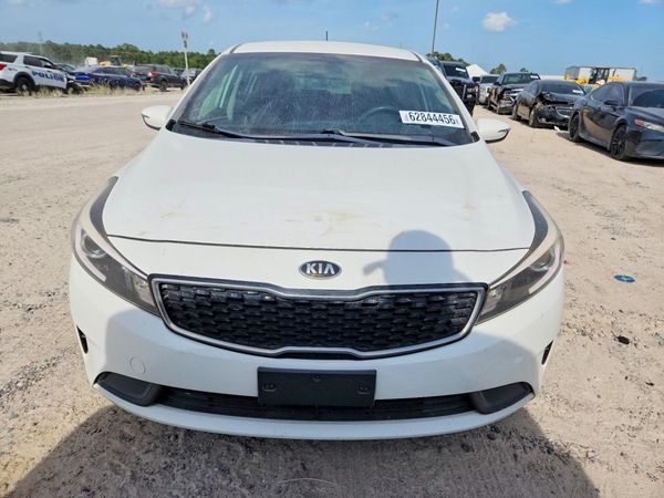 2017 KIA FORTE5 LX