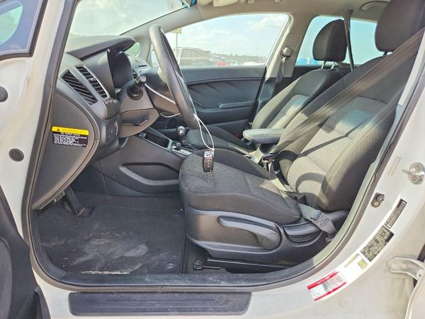 2017 KIA FORTE5 LX