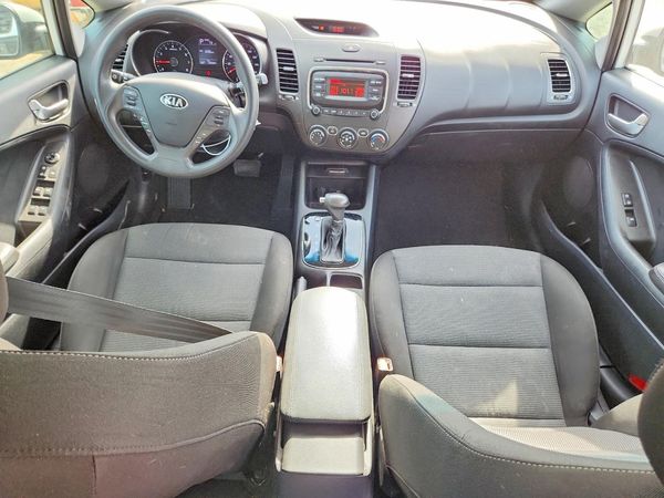 2017 KIA FORTE5 LX
