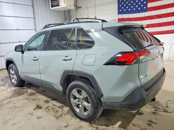 2022 TOYOTA RAV4 XLE