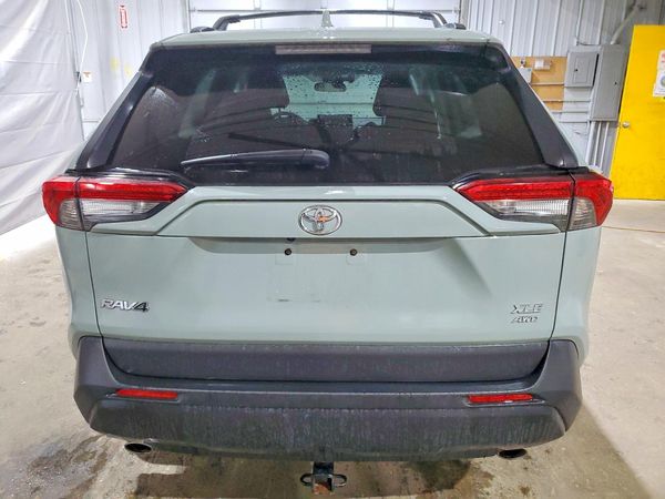 2022 TOYOTA RAV4 XLE