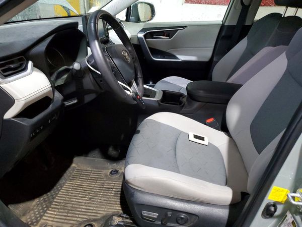 2022 TOYOTA RAV4 XLE