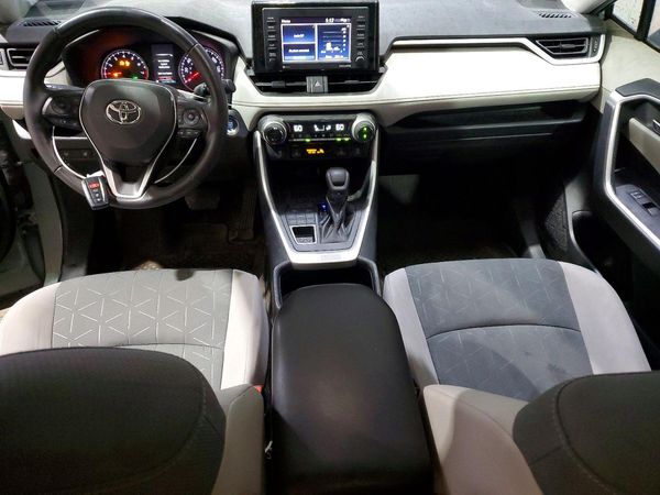 2022 TOYOTA RAV4 XLE