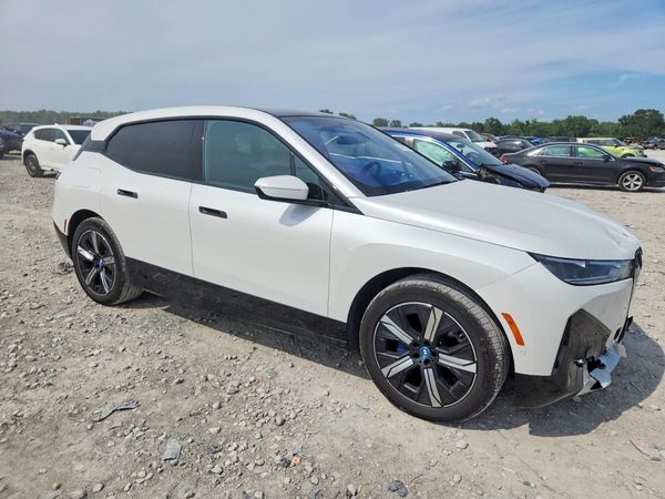 2025 BMW IX xDrive50