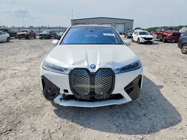 2025 BMW IX xDrive50
