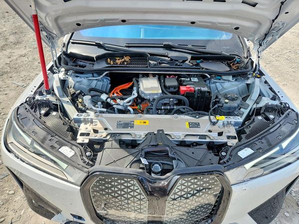 2025 BMW IX xDrive50