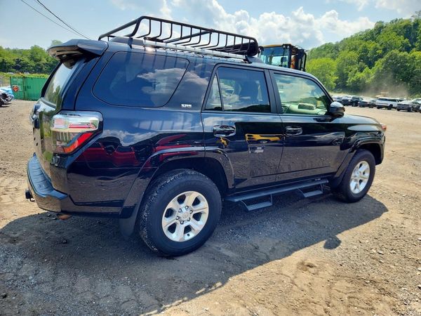 2024 TOYOTA 4RUNNER SR5