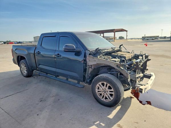 2022 TOYOTA TUNDRA SR5