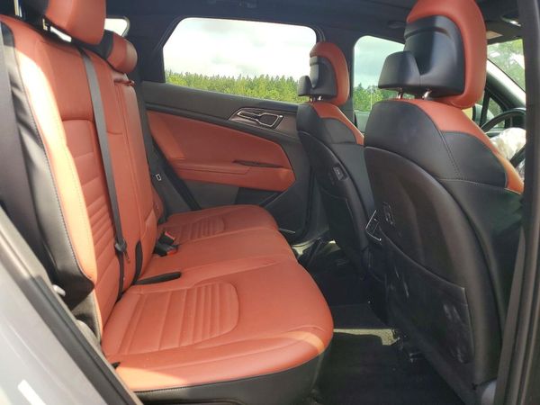 2023 KIA SPORTAGE SX-PRESTIGE or SX-P