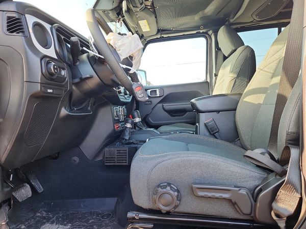 2024 JEEP GLADIATOR Sport