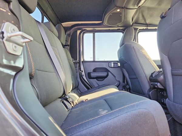 2024 JEEP GLADIATOR Sport