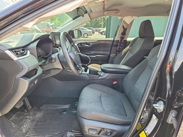 2022 TOYOTA RAV4 XLE