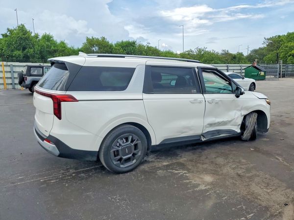 2025 KIA CARNIVAL