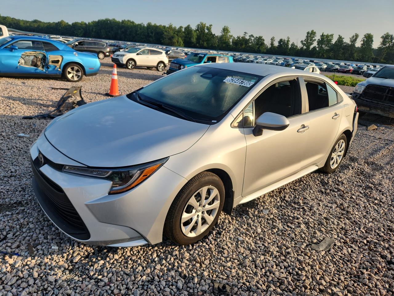 2025 TOYOTA COROLLA LE — Front 3/4