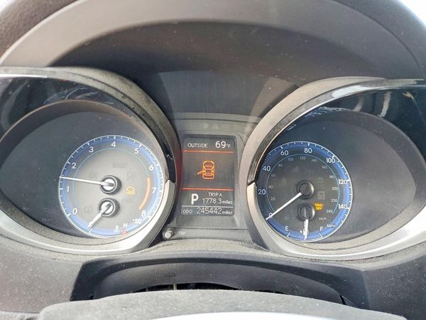 2014 TOYOTA COROLLA