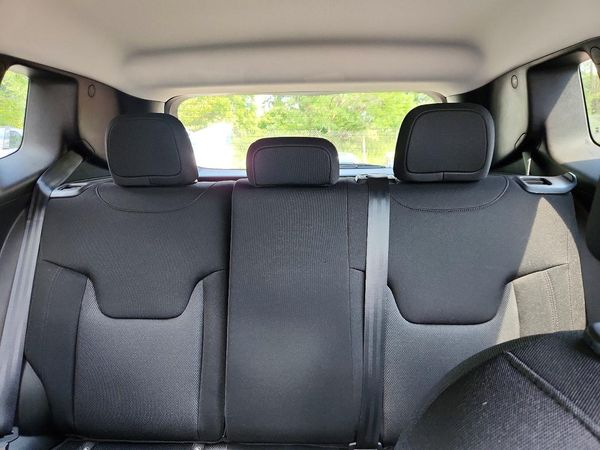 2023 JEEP RENEGADE LATITUDE 4X4