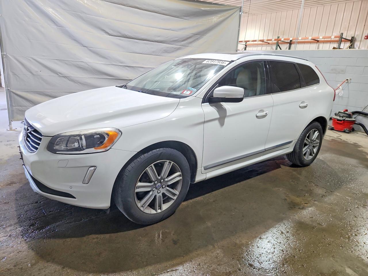 2017 VOLVO XC60 Inscription