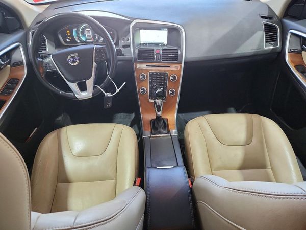 2017 VOLVO XC60 Inscription
