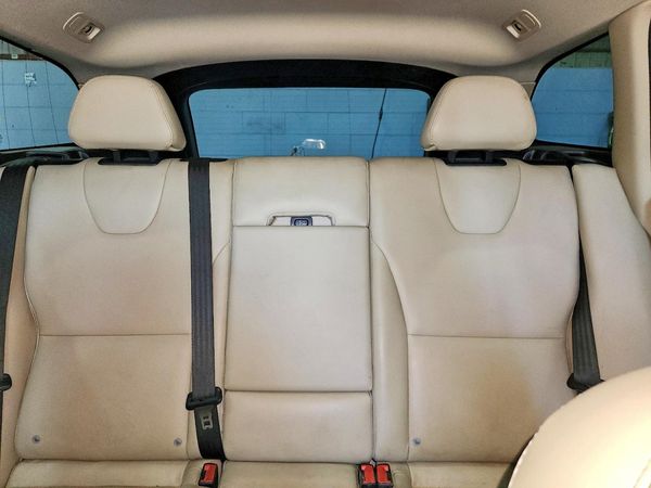 2017 VOLVO XC60 Inscription