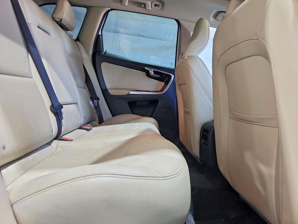 2017 VOLVO XC60 Inscription