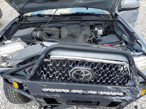 2018 TOYOTA TACOMA