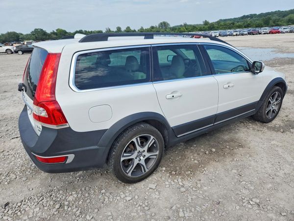 2014 VOLVO XC70
