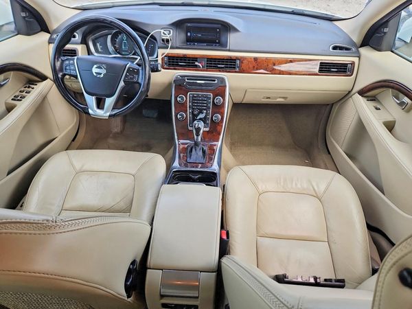 2014 VOLVO XC70