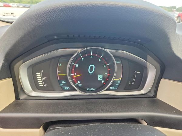 2014 VOLVO XC70