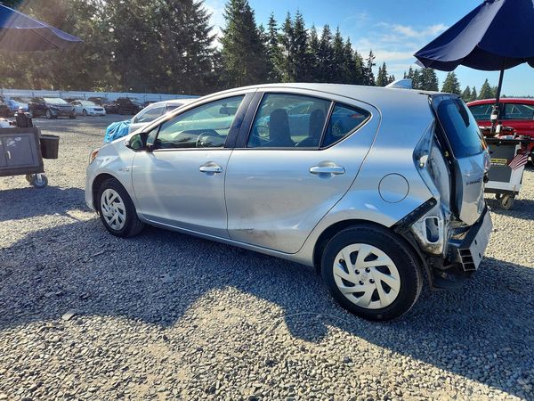 2016 TOYOTA PRIUS