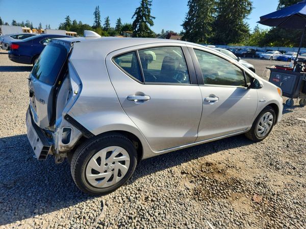 2016 TOYOTA PRIUS