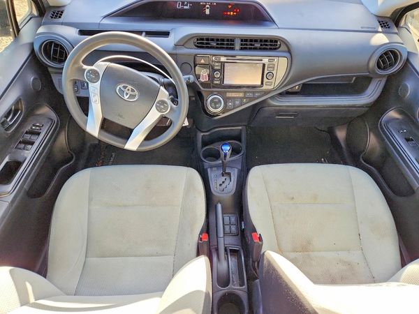 2016 TOYOTA PRIUS