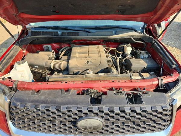 2018 TOYOTA TUNDRA SR/SR5