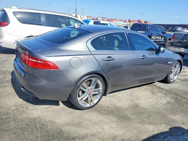2017 JAGUAR XE Prestige