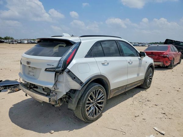 2024 CADILLAC XT4 Sport
