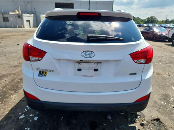 2015 HYUNDAI TUCSON GLS (Middle)