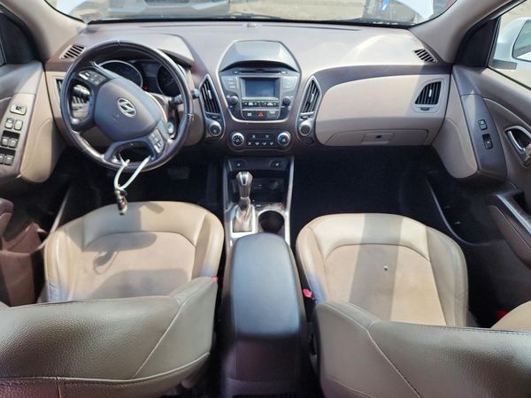 2015 HYUNDAI TUCSON GLS (Middle)