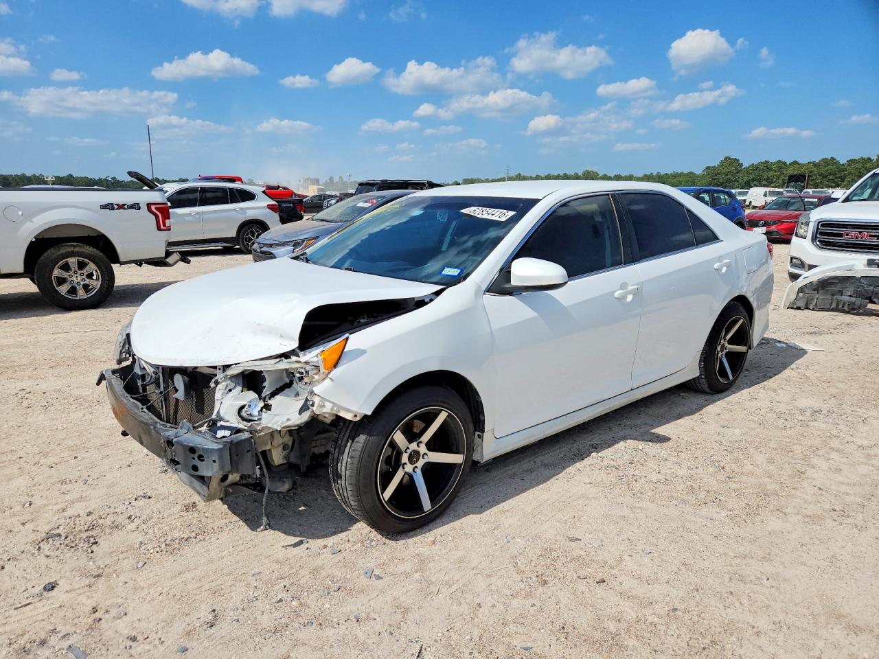 2014 TOYOTA CAMRY