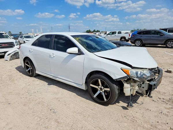 2014 TOYOTA CAMRY