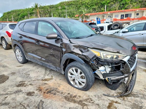 2020 HYUNDAI TUCSON SE