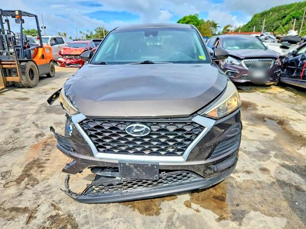 2020 HYUNDAI TUCSON SE