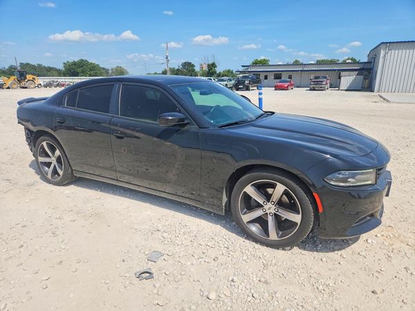 2017 DODGE CHARGER SE