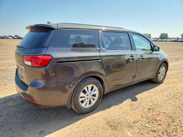 2015 KIA SEDONA GL - Middle-low