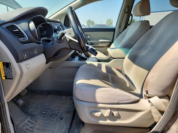 2015 KIA SEDONA GL - Middle-low