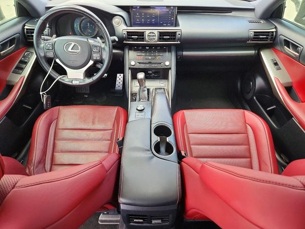 2017 LEXUS IS