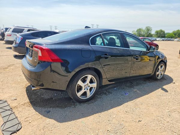 2013 VOLVO S60