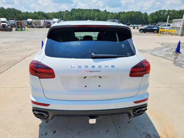 2018 PORSCHE CAYENNE Base / Platinum Edition