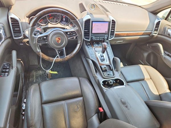 2018 PORSCHE CAYENNE Base / Platinum Edition