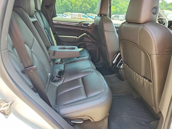 2018 PORSCHE CAYENNE Base / Platinum Edition