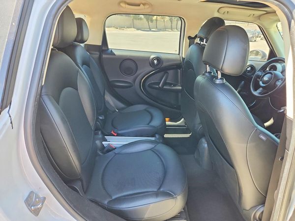 2012 MINI COOPER