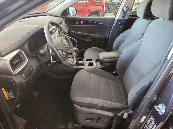 2016 KIA SORENTO L / LX